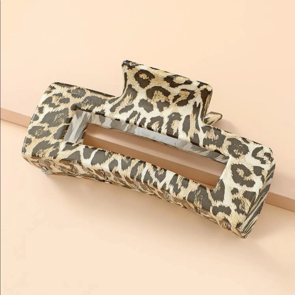 Leopard print hair claw - Picture 2 of 3